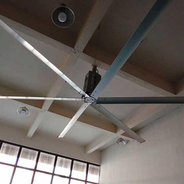 La fan de techo grande del aire de la frecuencia variable, ventila la fan de techo industrial moderna fresca
